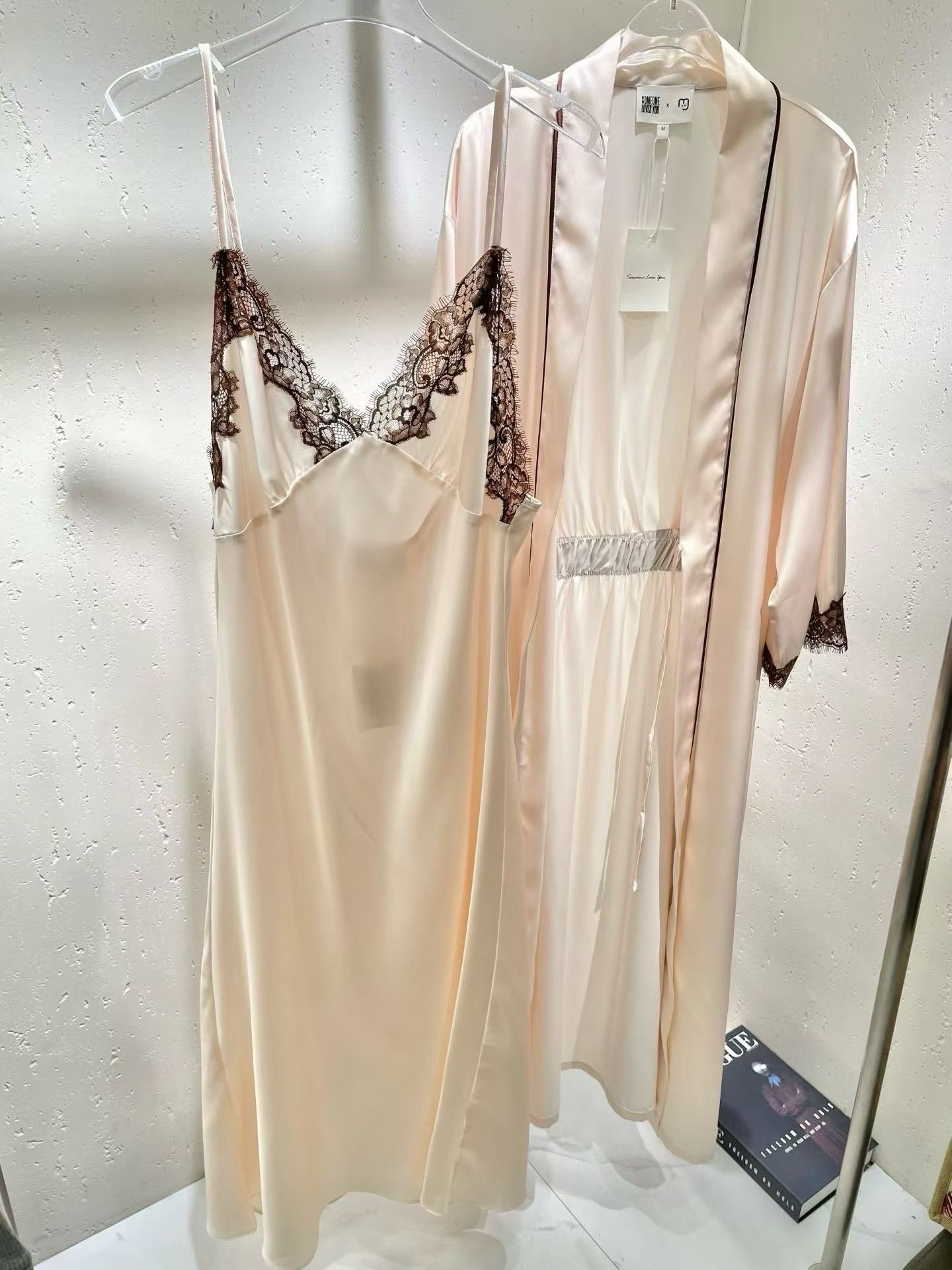 Damen Seiden-Satin 2-teiliges  – Robe Silk Women Bewertung und Preis