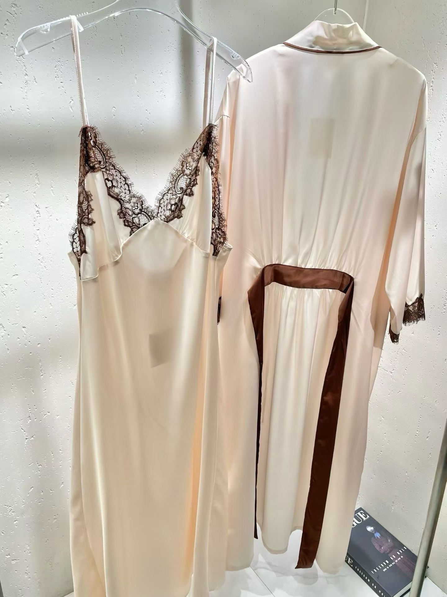 Damen Seiden-Satin 2-teiliges  – Robe Silk Women Bewertung und Preis
